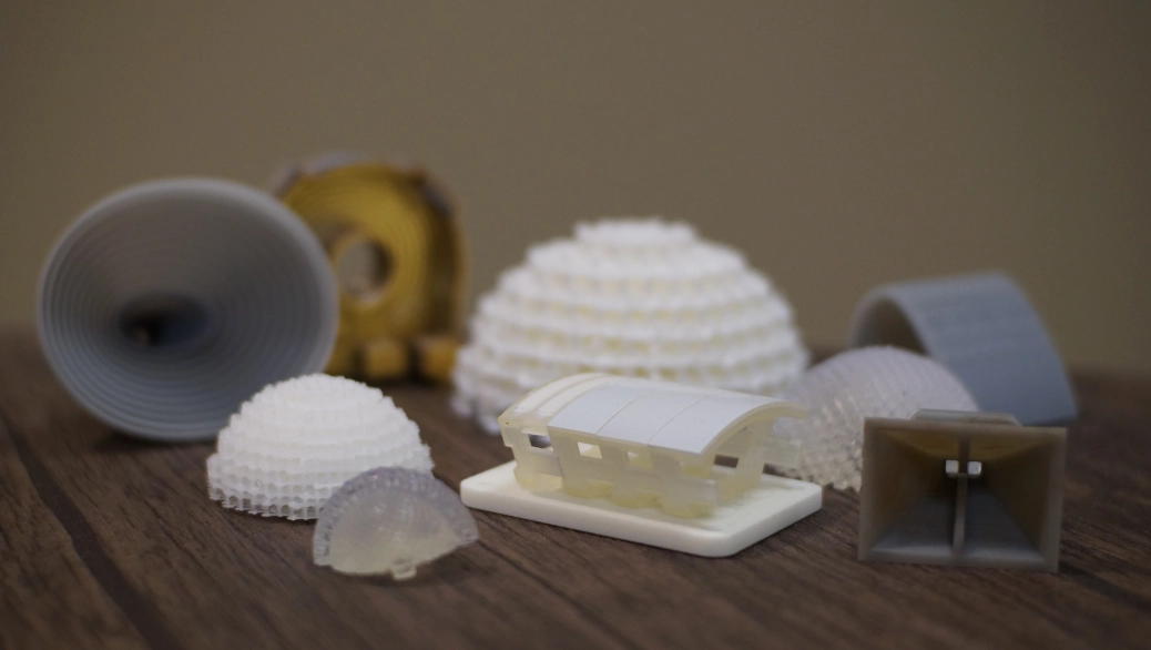 3d printed objects display such as antennas and various conformal arrays